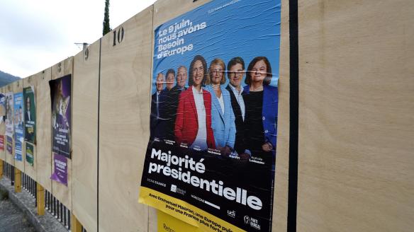 Un cartel electoral del 9J, con la cabeza de lista de los liberales europeos (Renew Europe), Valerie Hayer.