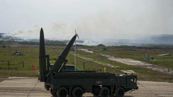 Un lanzador de misiles ruso, Iskander-M, en el campo de entrenamiento militar de Kubinka