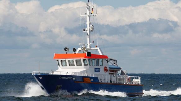 Un barco de la policía alemana vigila las aguas del Mar Báltico.