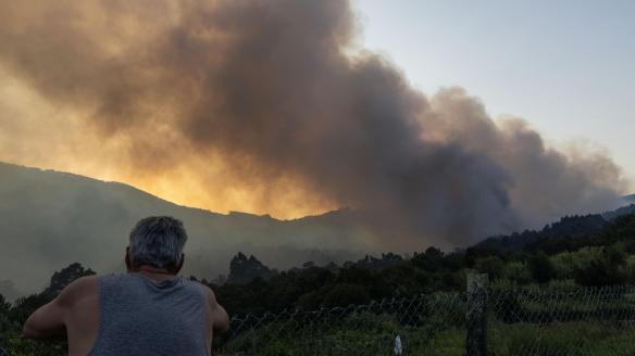 Última hora de los incendios, en directo: aún arden 18 grandes fuegos ...