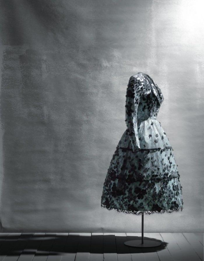 Balenciaga por Outumuro: "Mirar y pensar Balenciaga" llega al Museo del Traje de Madrid (FOTOS)