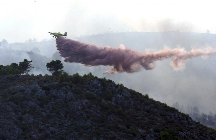 El incendio de Alcoy amenaza un parque natural y podría haber quemado ya 150 hectáreas (FOTOS)