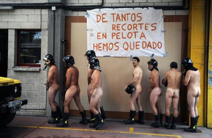 Bomberos de Mieres, desnudos en protesta por los recortes (FOTOS)