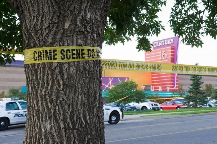 Masacre de Aurora: La Policía detona trampas explosivas en casa del presunto asesino James Holmes