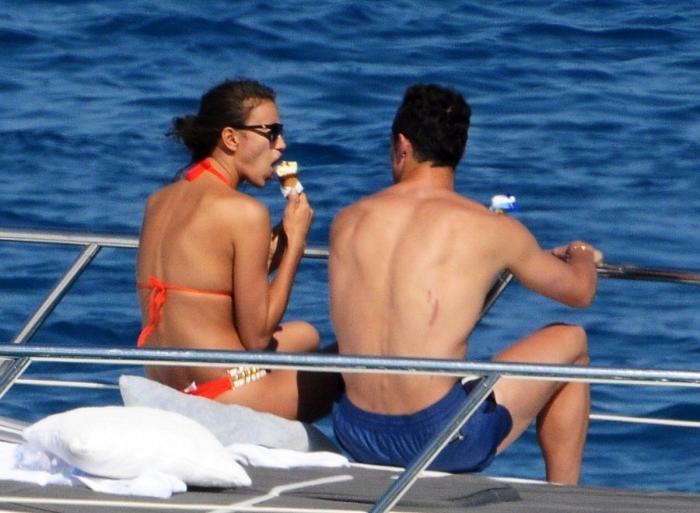 Cristiano Ronaldo comparte una foto de vacaciones con su familia... pero falla un pequeño-gran detalle