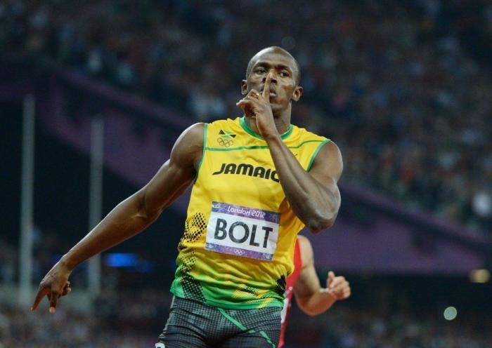 Bolt se lesiona en su última carrera y priva a Jamaica de medalla en el Mundial