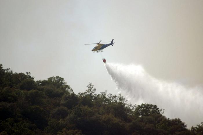 Miles de evacuados de La Gomera ante el avance de las llamas (FOTOS, VÍDEO)