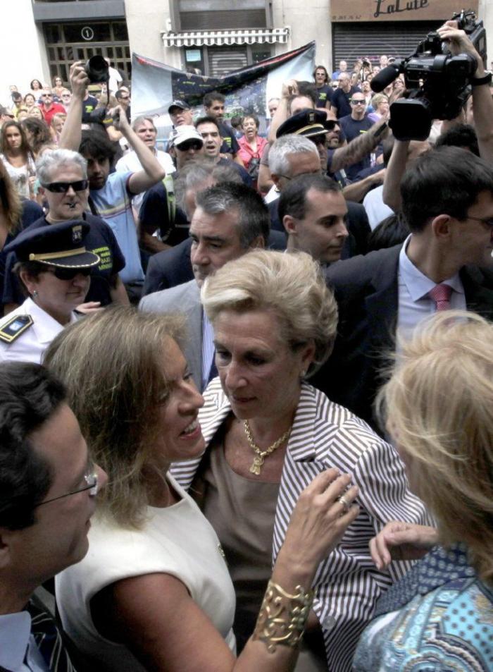 Ana Botella, abucheada en Madrid durante la celebración de las fiestas de La Paloma (FOTOS)