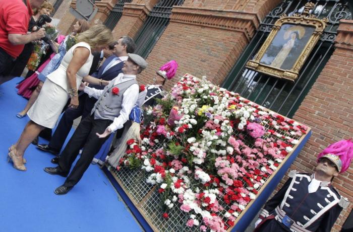 Ana Botella, abucheada en Madrid durante la celebración de las fiestas de La Paloma (FOTOS)