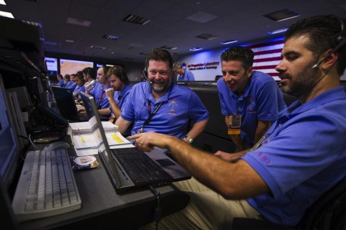 Obama telefonea a la NASA: "Si contactáis con marcianos, avisadme inmediatamente" (FOTOS, VÍDEO)