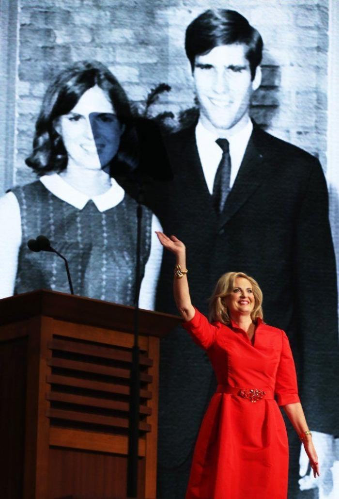 Ann Romney defiende a su marido Mitt, "ese joven alto y encantador"