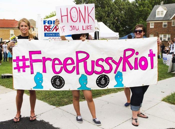 Juicio a las Pussy Riot: formas de pedir su libertad en víspera del veredicto (FOTOS, VÍDEOS)