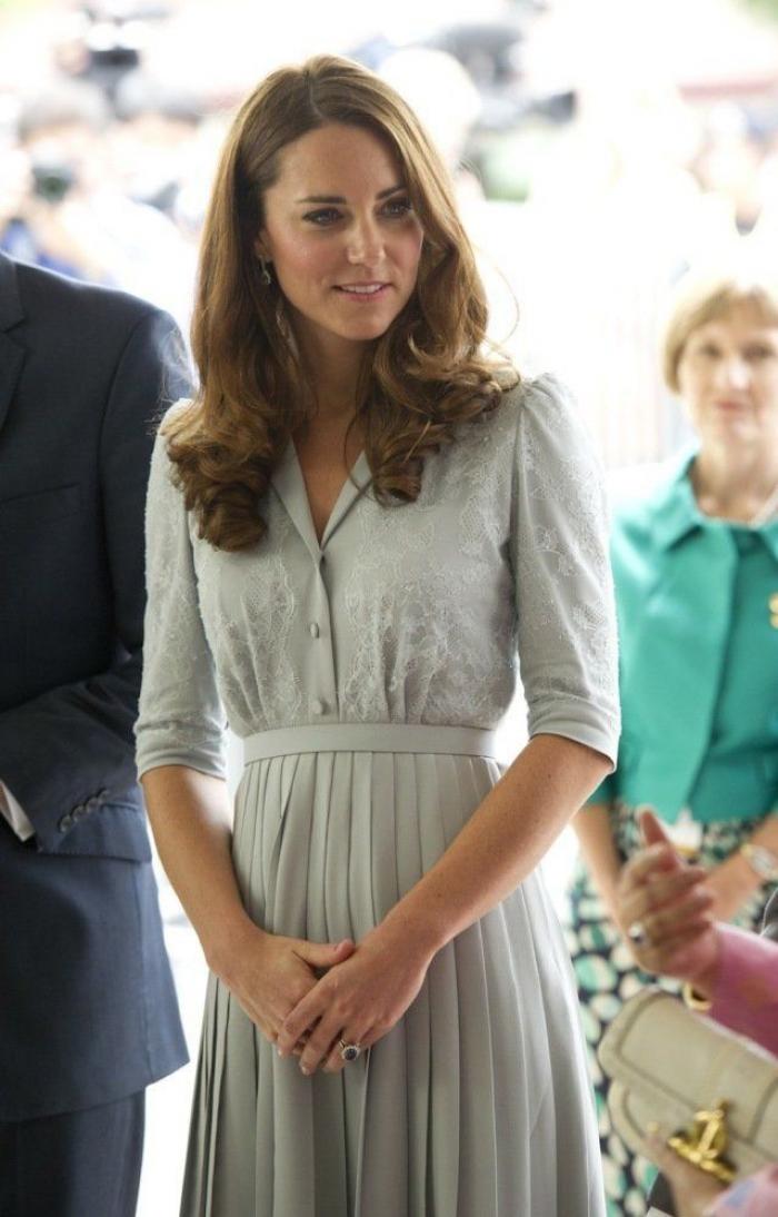 Los detalles más comentados (y también los más criticados) de la foto de Kate Middleton en su despacho