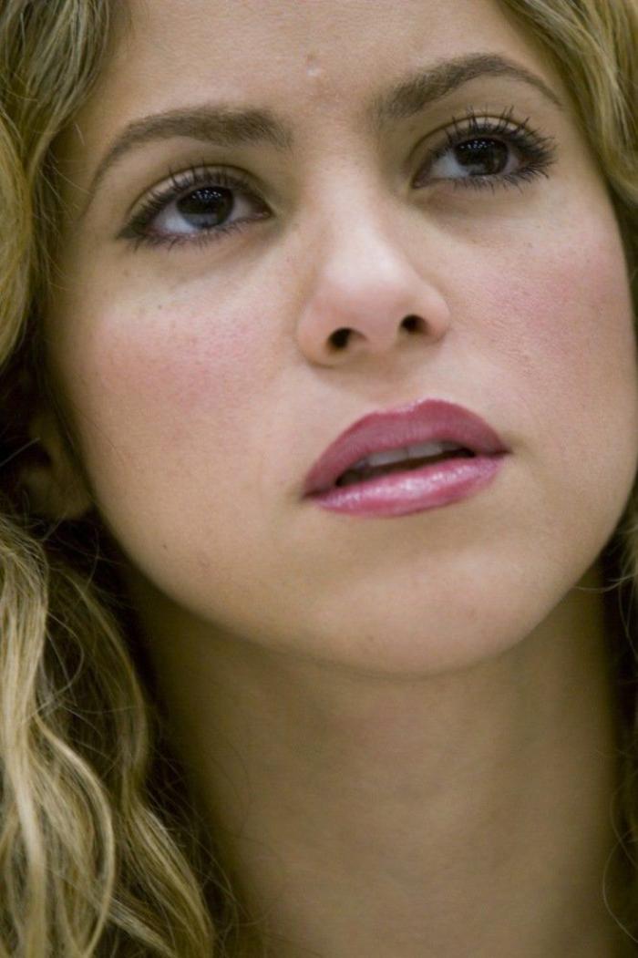 La la la, nueva canción de Shakira: este sí debería ser el himno del Mundial de Brasil (VÍDEOS)