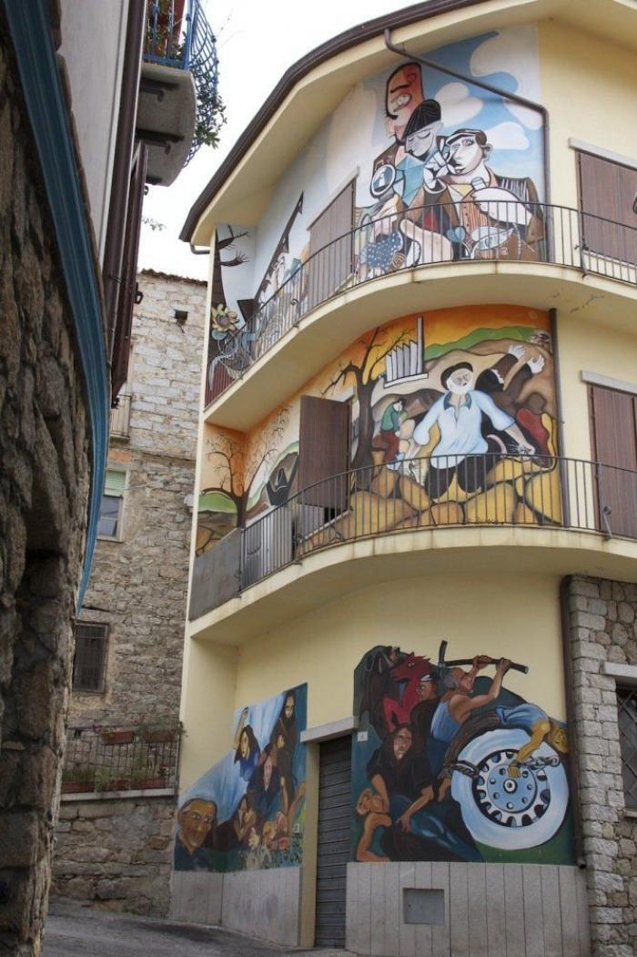 Arte urbano: Orgosolo, el pueblo de bandidos de Cerdeña que se transformó en un mural gigante (FOTOS)