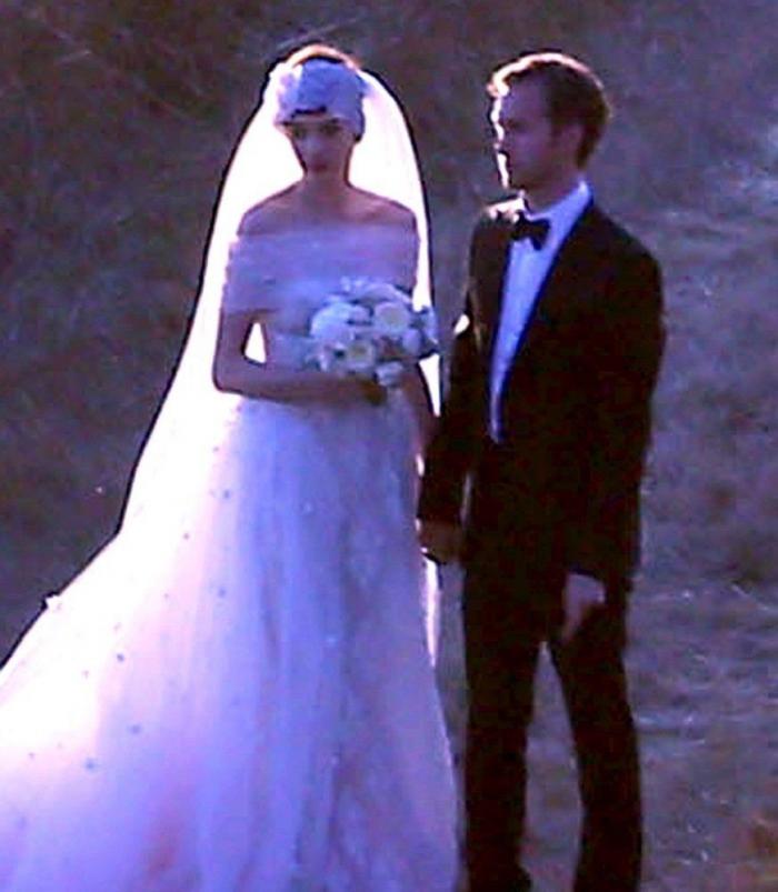 Boda de Anne Hathaway: vestido de boda de Valentino para casarse con Adan Shulman (FOTOS)
