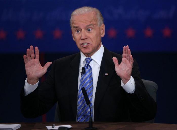 Biden promete elegir a una mujer como vicepresidenta si gana las primarias