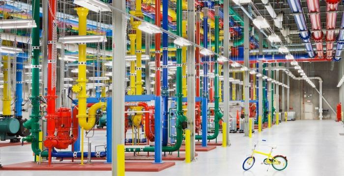 Centros de datos de Google: el gigante enseña sus tuberías de colores (FOTOS, VÍDEO)
