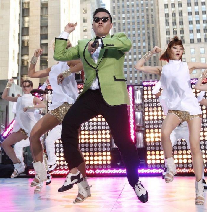 Gangnam Style: Madonna y PSY, juntos en el escenario, con el baile del caballo (VIDEO)