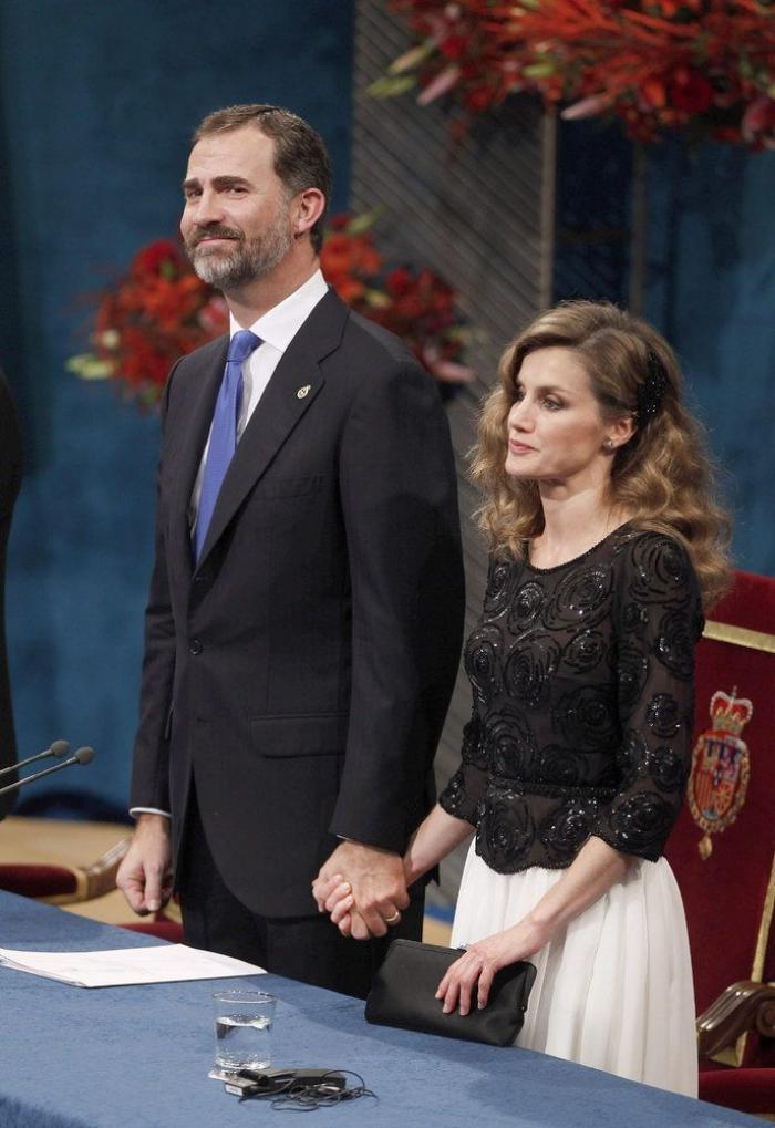 Pitidos a los Príncipes y la Reina en Oviedo, antes de la entrega de los Príncipes de Asturias (VÍDEO, TUITS)