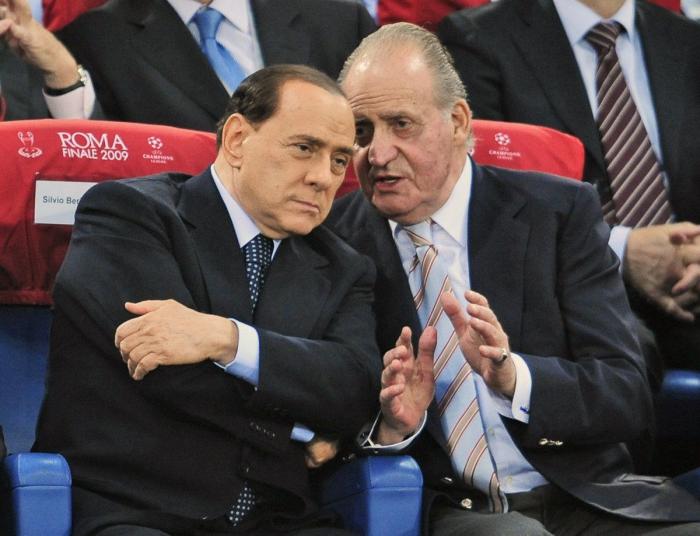 Silvio Berlusconi celebra una boda simbólica con su novia Marta, 53 años más joven que él