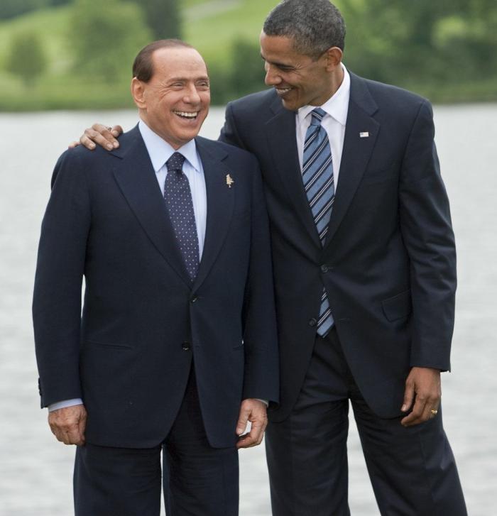 Pillan a Berlusconi confesando que Putin le regaló vodka por su cumpleaños y que le considera "el primero" de sus amigos