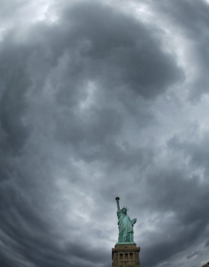 Nueva York a oscuras: los rascacielos apagados por el huracán Sandy (FOTOS)