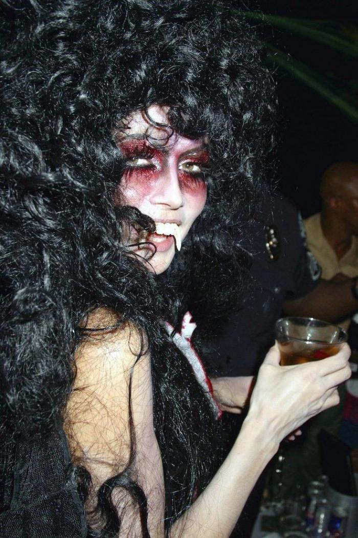 Heidi Klum se disfraza de ella misma con 40 años más en su tradicional fiesta de Halloween (FOTOS)