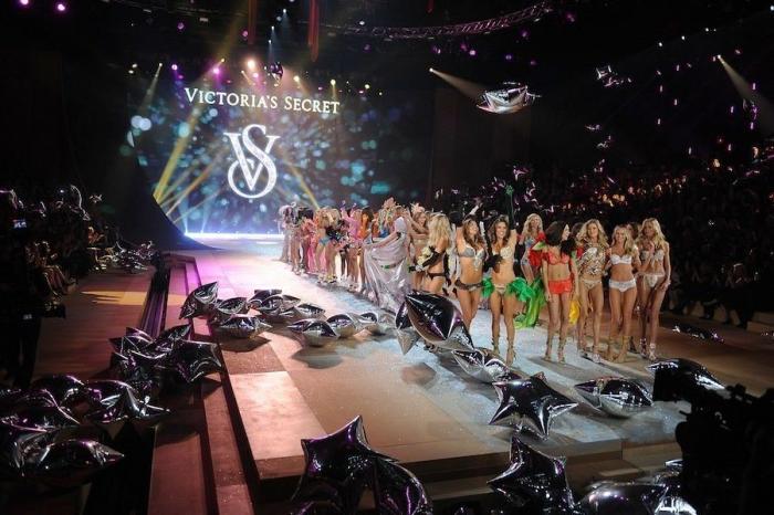 Desfile Victoria's Secret 2012: Justin Bieber, rodeado de ángeles (FOTOS)