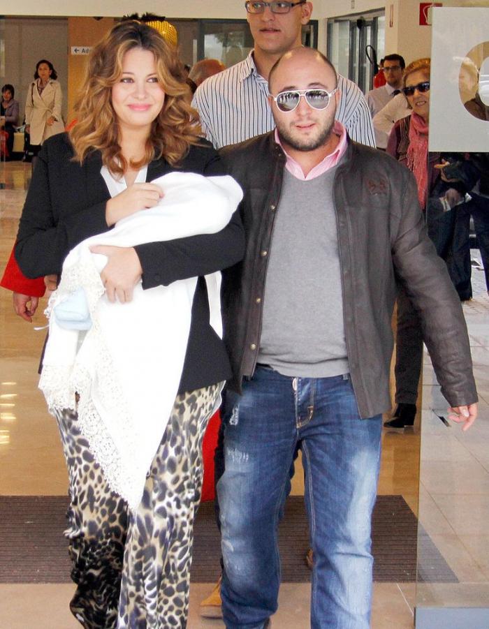 El hijo de Kiko Rivera y Jessica Bueno: a la salida del hospital (FOTOS)