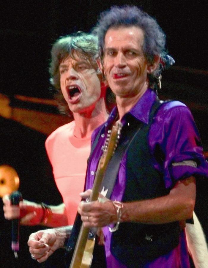Mick Jagger vacila a su hijo adolescente como tu padre te vacila a ti