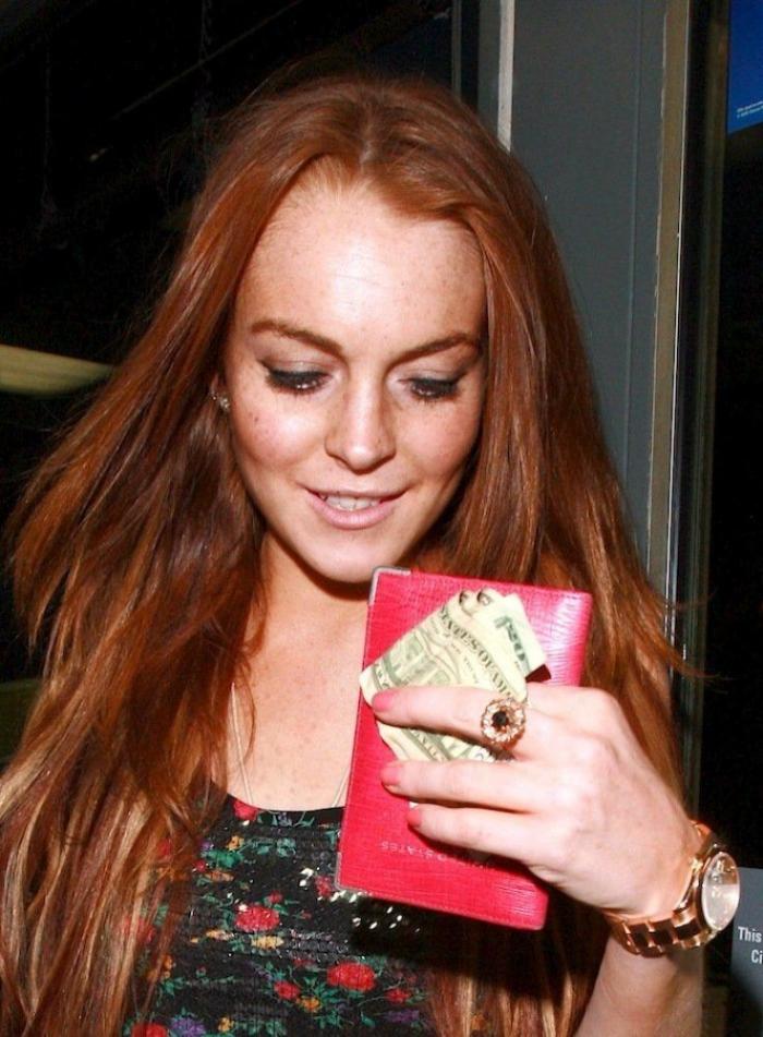 Lindsay Lohan pierde parte de un dedo en un accidente de barco
