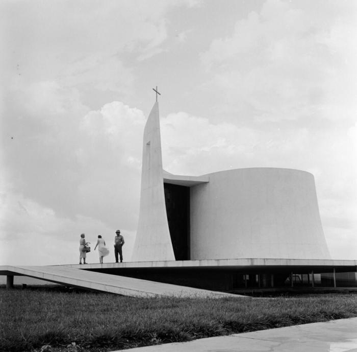 Muere Oscar Niemeyer a los 104 años: adiós al genio brasileño de la arquitectura (FOTOS)