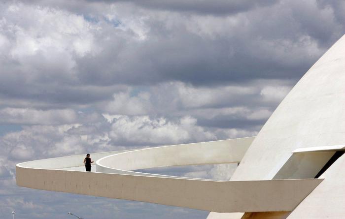 Muere Oscar Niemeyer a los 104 años: adiós al genio brasileño de la arquitectura (FOTOS)