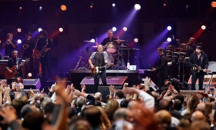 Paul McCartney con Nirvana: el ex Beatle sustituye a Kurt Cobain en el concierto 12/12/12 por las víctimas de Sandy (VÍDEO)