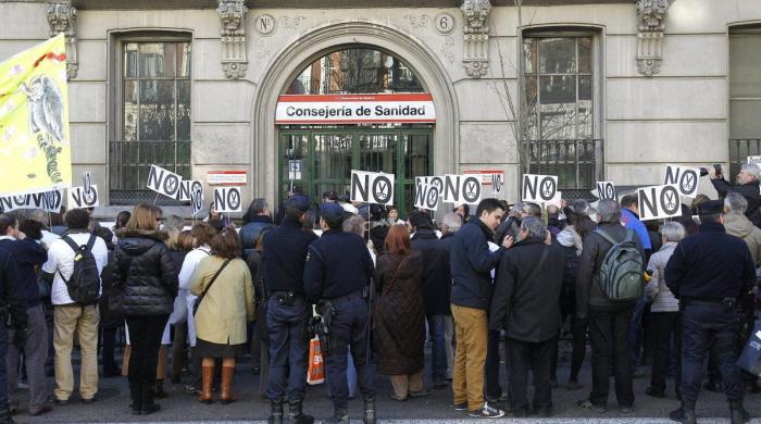 Presentan su dimisión 322 responsables de 137 centros de salud de Madrid en contra de la privatización