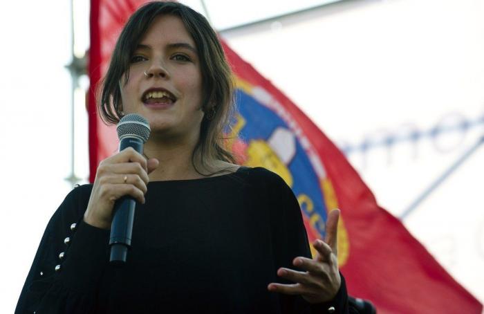 Camila Vallejo: La líder estudiantil chilena concurrirá a las elecciones con el Partido Comunista (VÍDEO, FOTOS)