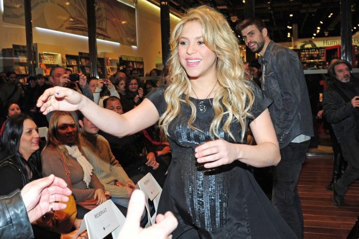 Fotos de Shakira embarazada: luce barriga en la presentación del libro de su padre (FOTOS)