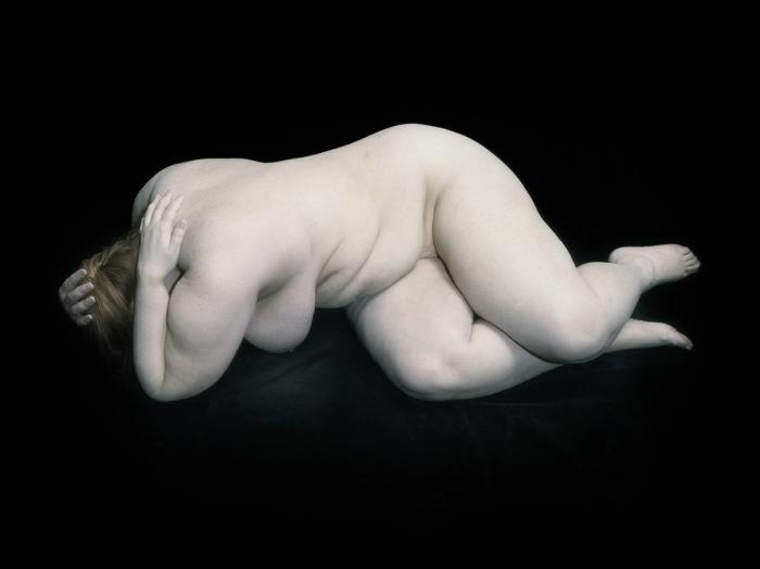 Desnudos sin 'retocar': Nadav Kander reivindica los cuerpos al natural en una muestra en Londres (FOTOS)