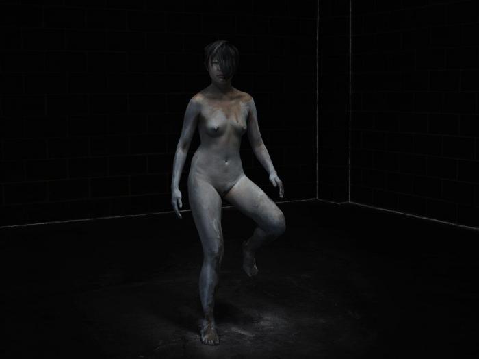Desnudos sin 'retocar': Nadav Kander reivindica los cuerpos al natural en una muestra en Londres (FOTOS)
