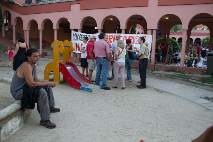 Los mineros son acogidos en Aravaca con un concierto de Aute y Víctor Manuel