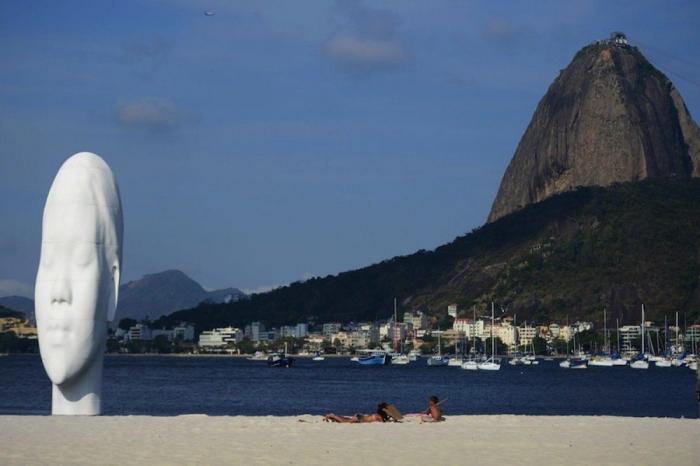 Jaume Plensa: nueva escultura en una playa de Río, en Brasil (FOTOS)