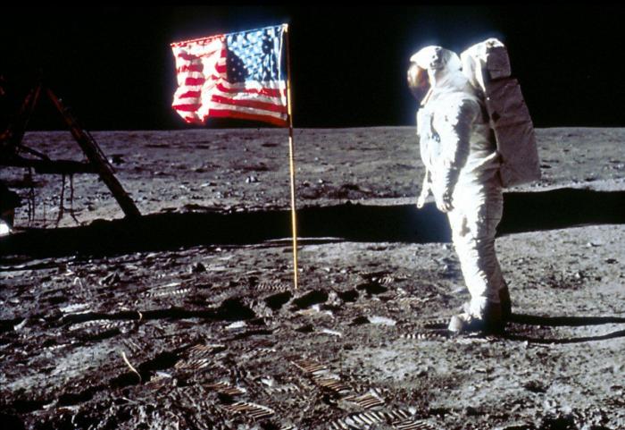 EEUU retrasa para 2025 el regreso a la Luna y espera hacerlo antes que China