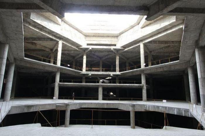 Desvelado el interior del misterioso hotel 'fantasma' Ryugyong en Corea del Norte (FOTOS)