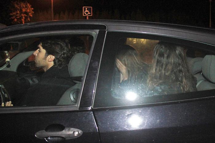 El error de Eva González al desinfectar la puerta del coche: le tiene que avisar el periodista