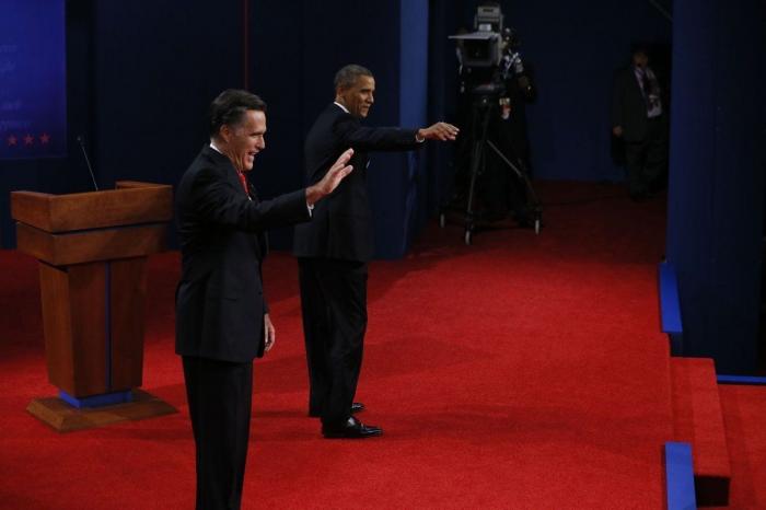 Así son los debates en EEUU: con preguntas y derecho a revisar si el candidato lleva 'chuletas'