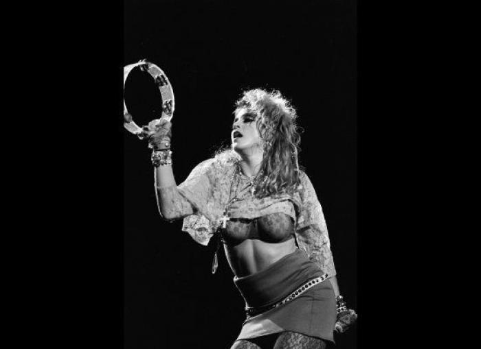 Los fans de Madonna preocupados: tres conciertos cancelados en Europa y un bastón