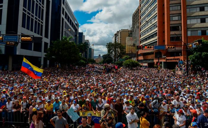 Un asesor de Guaidó admite que firmó un contrato y pagó por un ataque a Venezuela