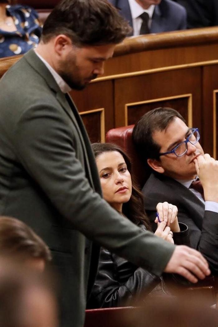 Casado rechaza ante Sánchez abstenerse para que haya un Gobierno PSOE-Unidas Podemos