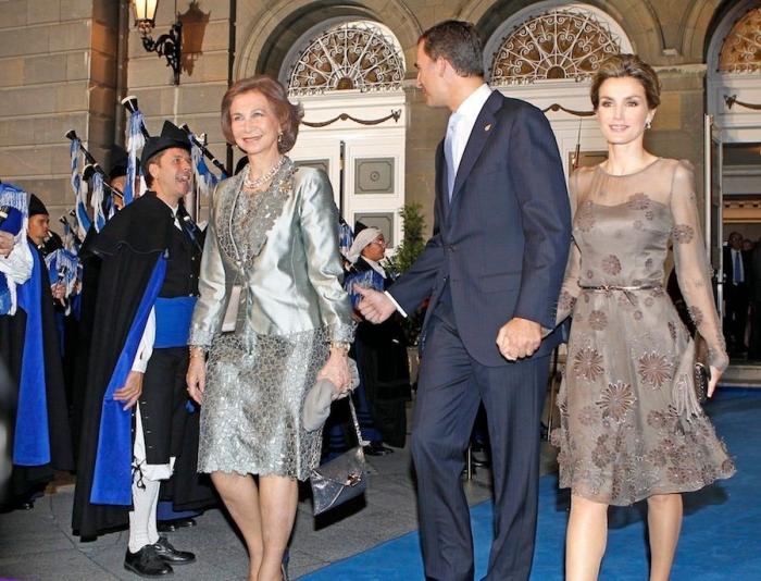 Letizia derrocha personalidad con su 'look' en los Princesa de Asturias 2018